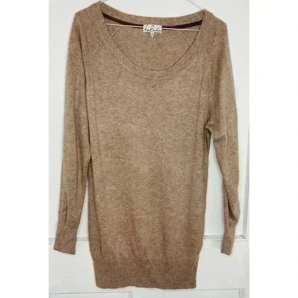 Aritzia/Talula Beige Cashmere Blend Scoop Neck  Sweater Size Small